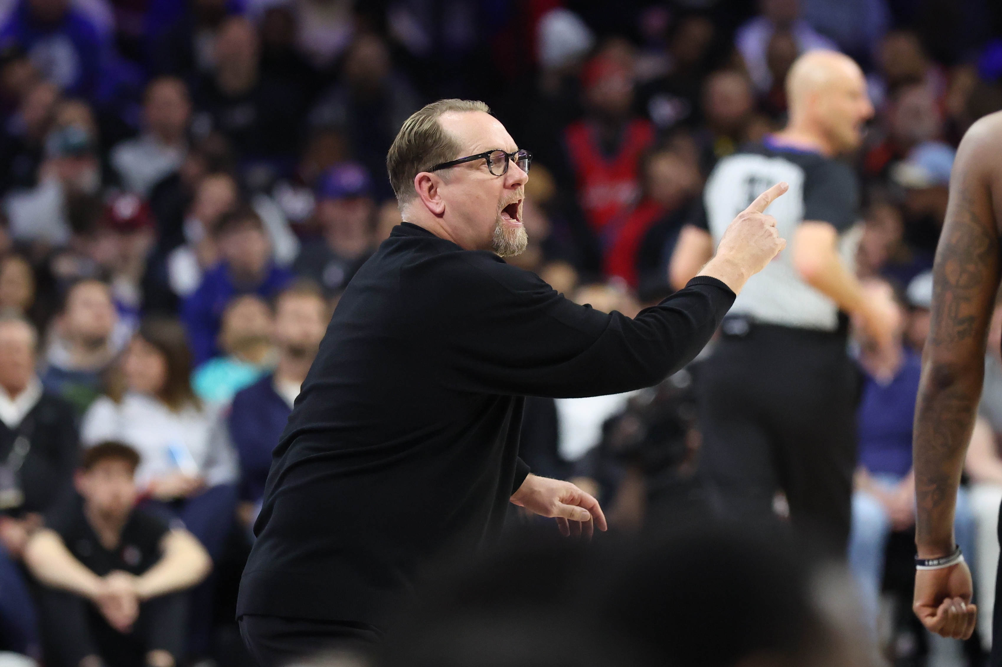 开云体育官网-马克西大帝乔治缺阵！纳斯：恐慌不会对任何人有帮助 要面对现实